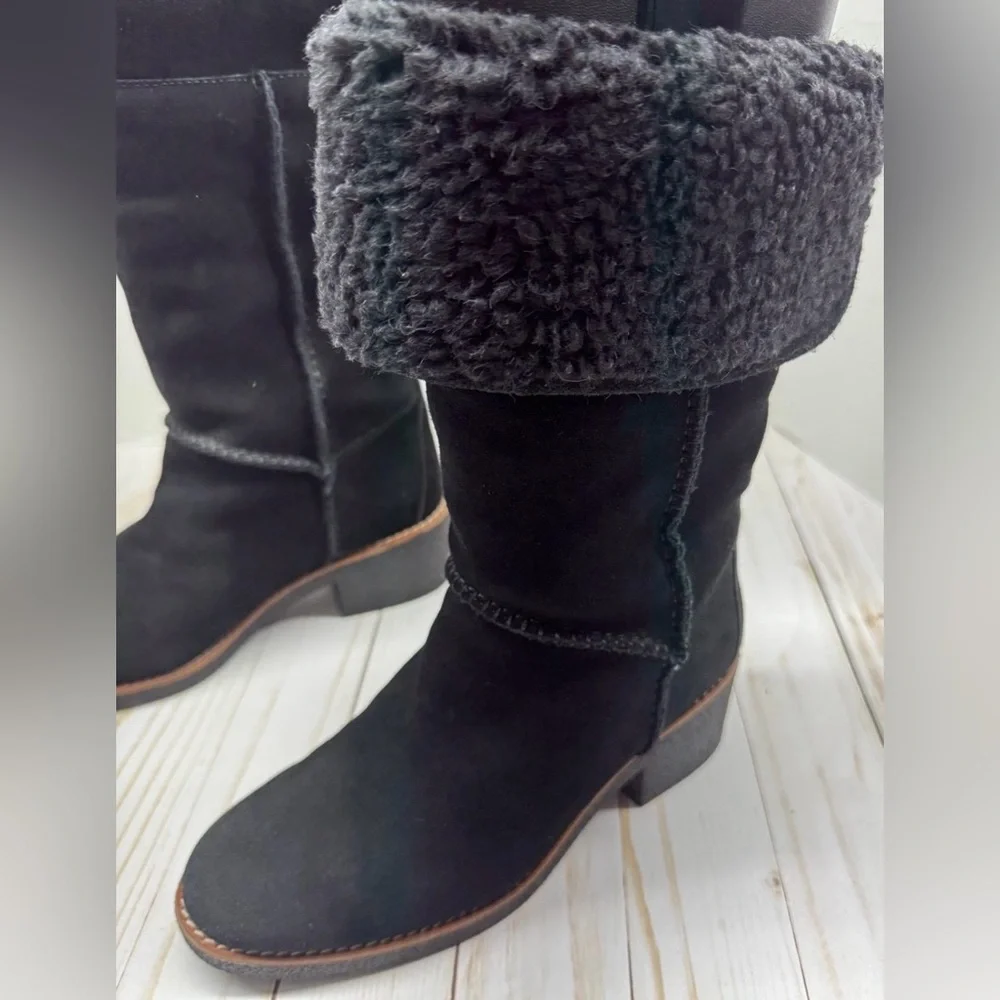 Coach FG1011 Turnlock Shearling Boots Size 6